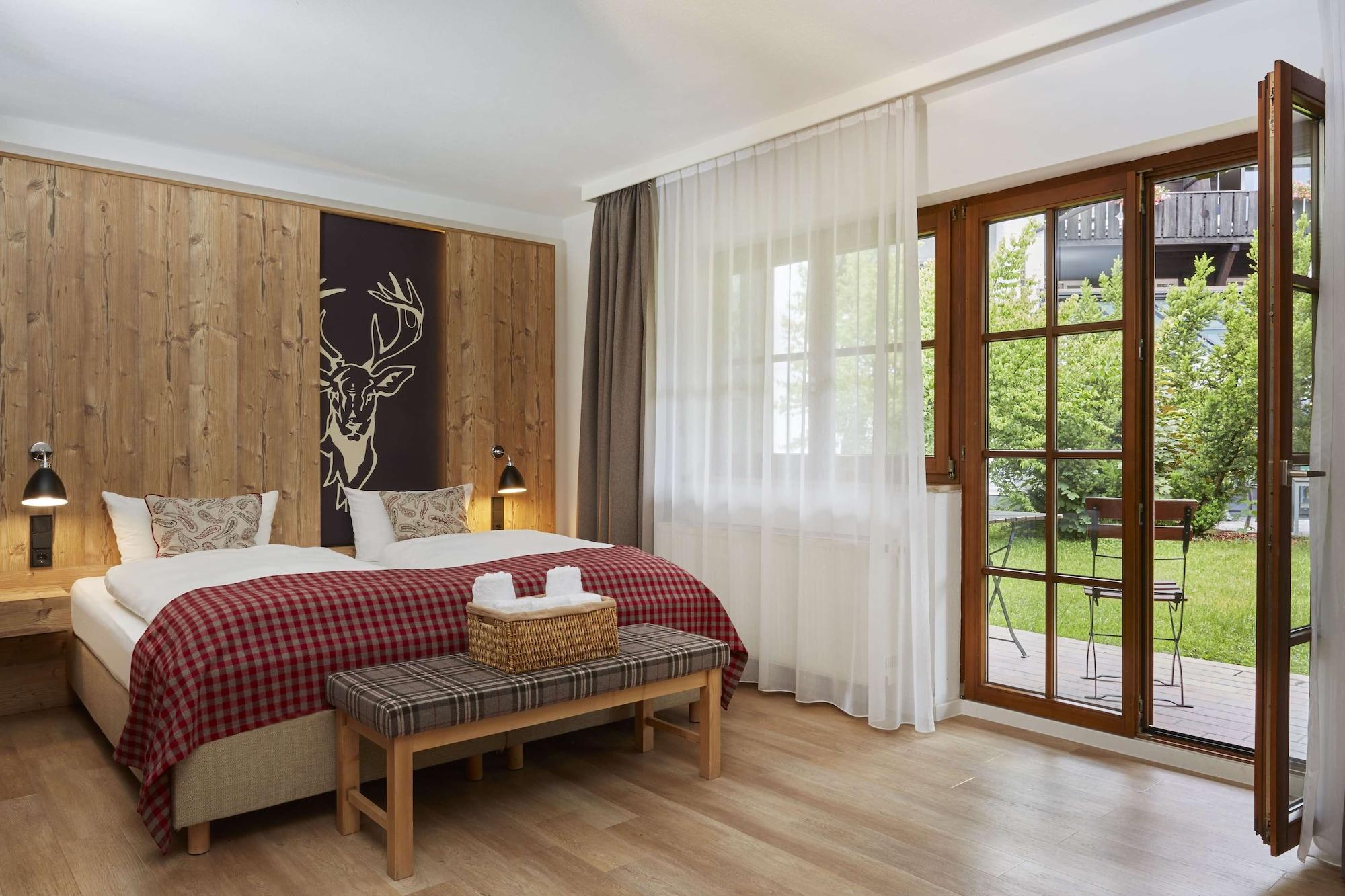 Hyperion Hotel Garmisch - Partenkirchen Exterior photo A room at the Hotel Axelmannstein