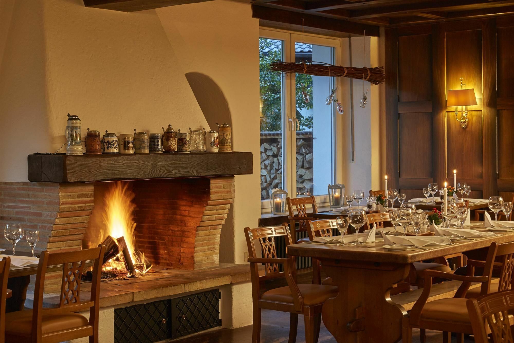 Hyperion Hotel Garmisch - Partenkirchen Exterior photo Restaurant "Le Clos du Bois"