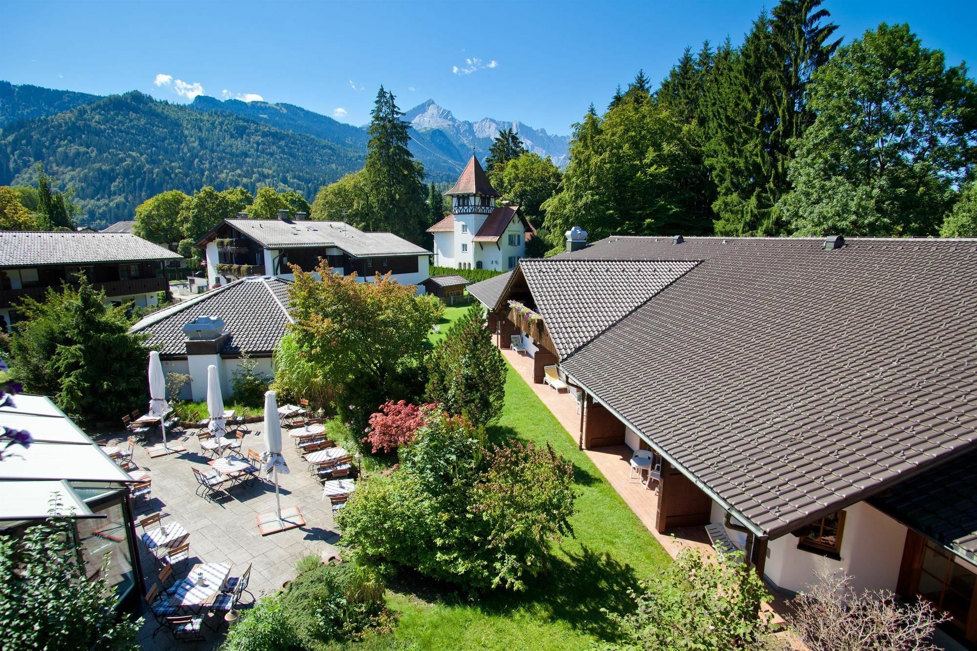 Hyperion Hotel Garmisch - Partenkirchen Exterior photo The village of Gstaad