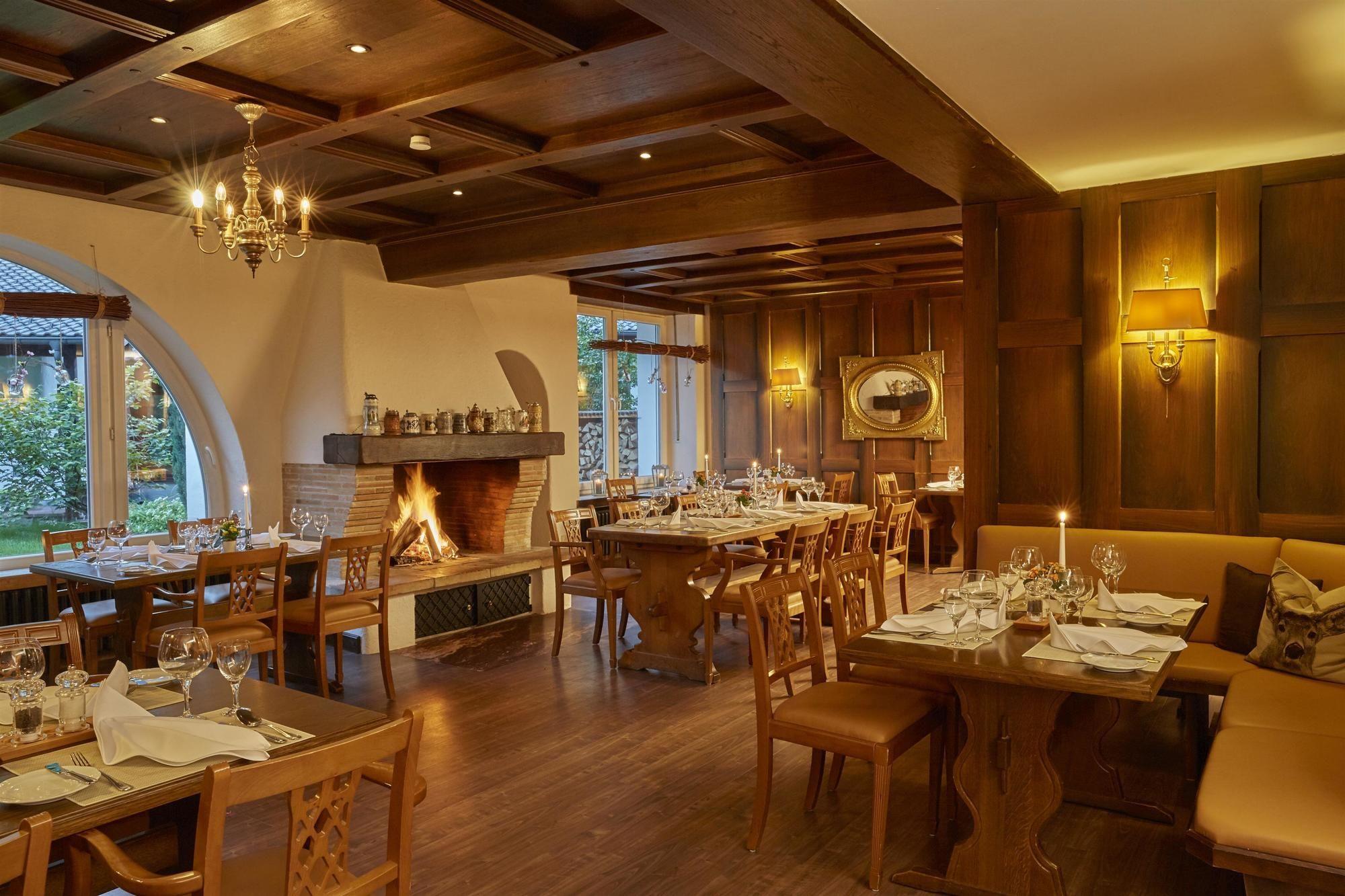 Hyperion Hotel Garmisch - Partenkirchen Exterior photo Restaurant