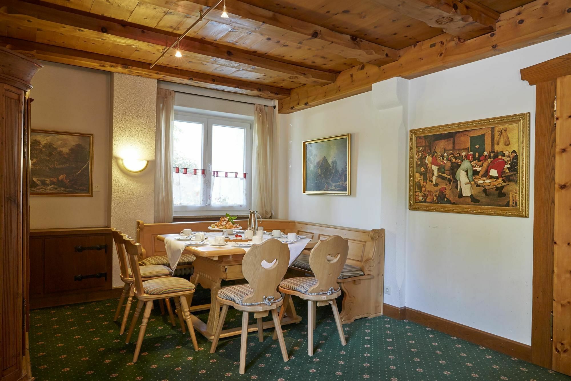 Hyperion Hotel Garmisch - Partenkirchen Exterior photo The dining room
